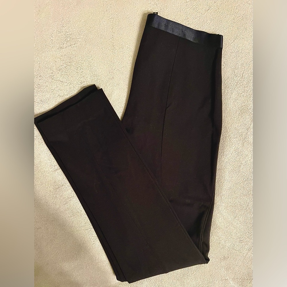 Elie Tahari Slim Fit Pull-On Pants, Black, Excellent Condition, Size US 4